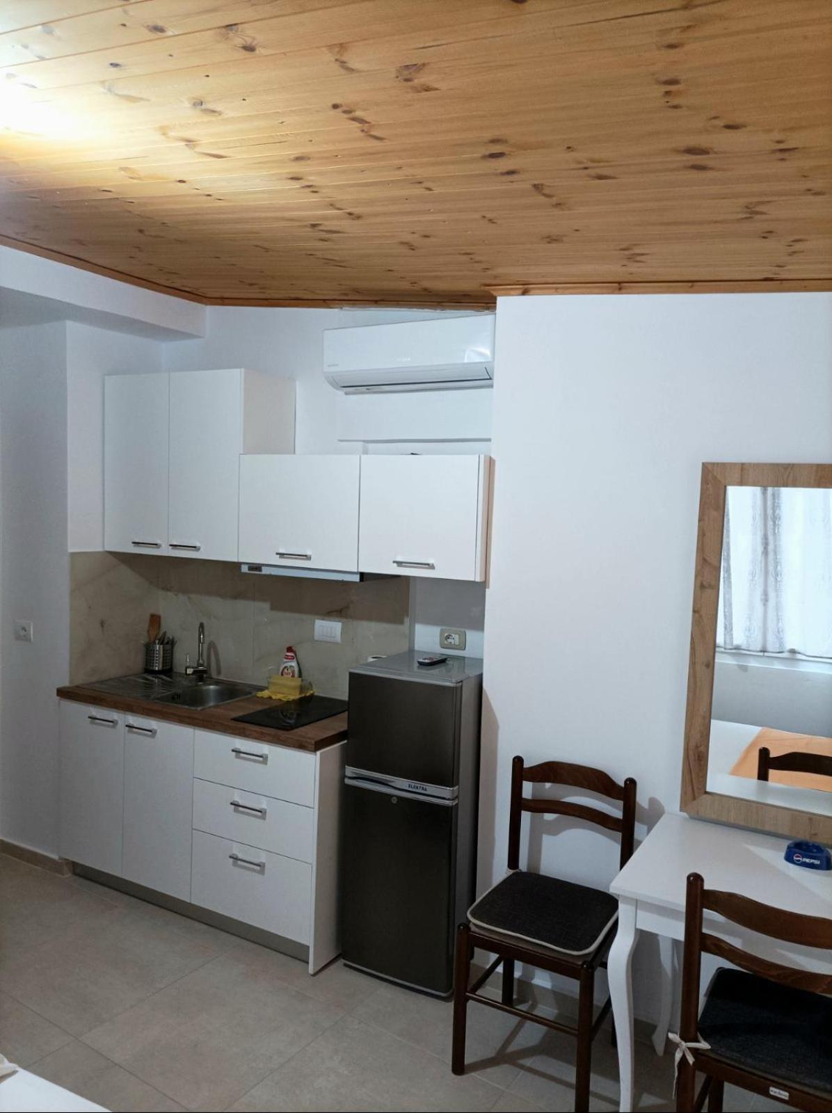 Villa Mihal Apartments Ксамил Экстерьер фото